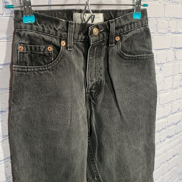 Levi’s Women’s Vintage 550 Relaxed Fit Tapered Leg Washed Black Size S Short - Picture 2 of 6